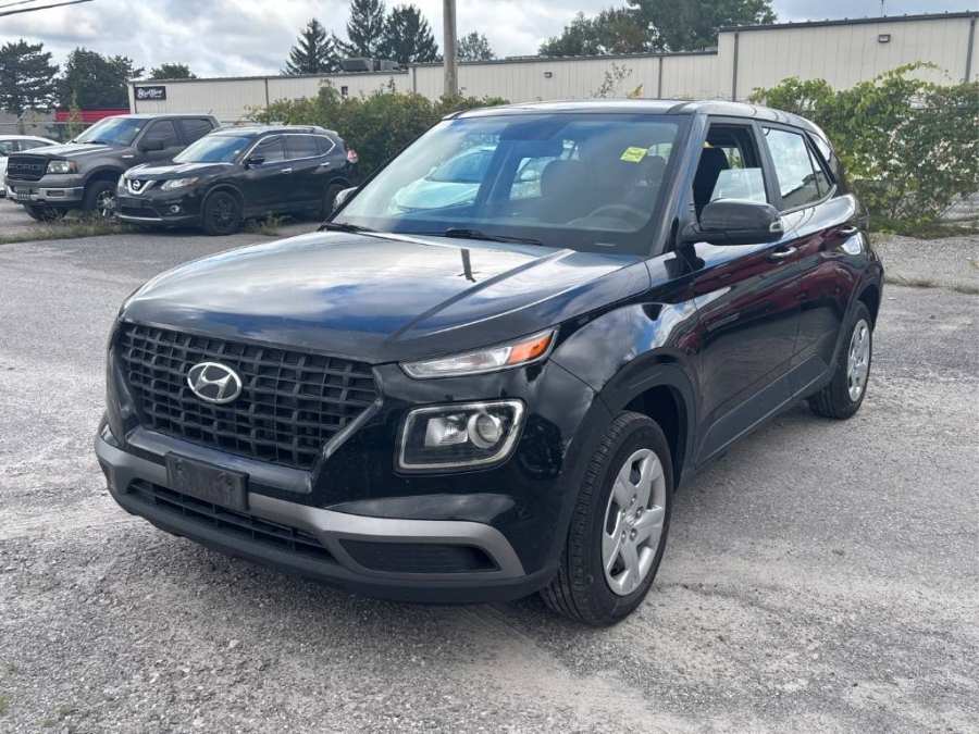 Black 2021 Hyundai Venue SUV / Crossover Front-Wheel Drive Manual