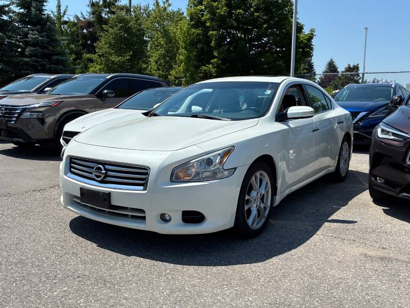White 2014 Nissan Maxima Sedan Front-Wheel Drive Continuously Variable Transmission