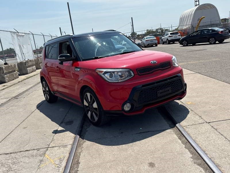 Red 2014 Kia Soul Wagon Automatic