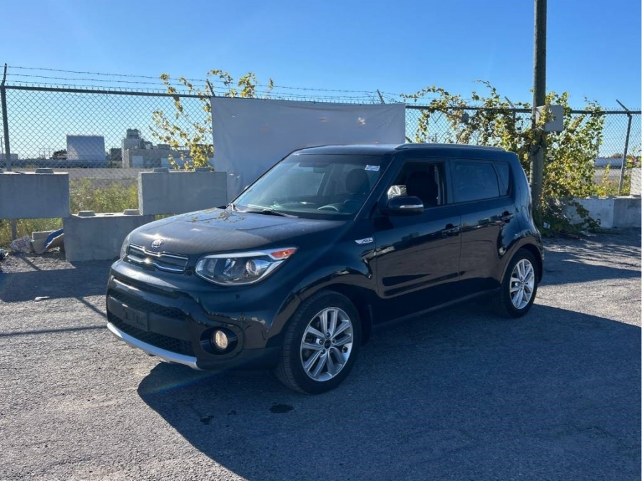 Black 2018 Kia Soul Wagon  Automatic