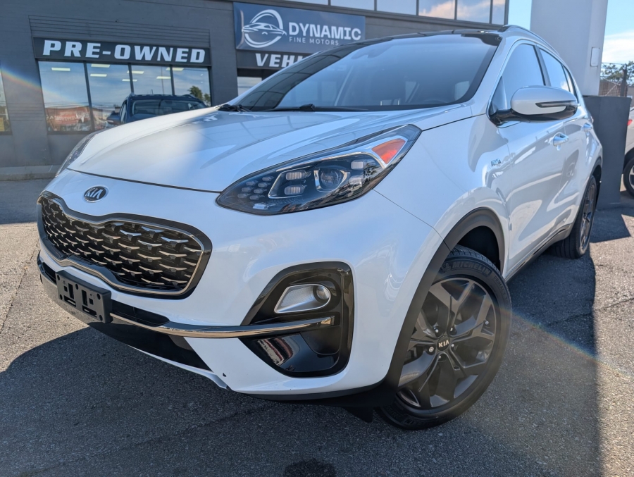 White 2022 Kia Sportage SUV / Crossover All-Wheel Drive Automatic
