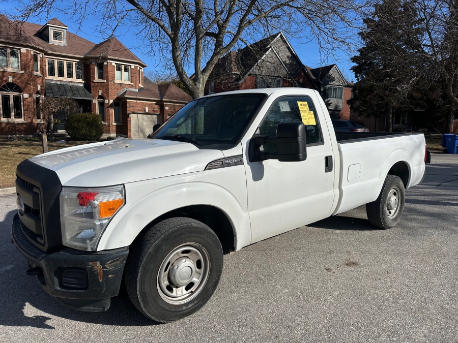 White 2011 Ford F-250 Super Duty Pickup Truck 6-Speed Automatic