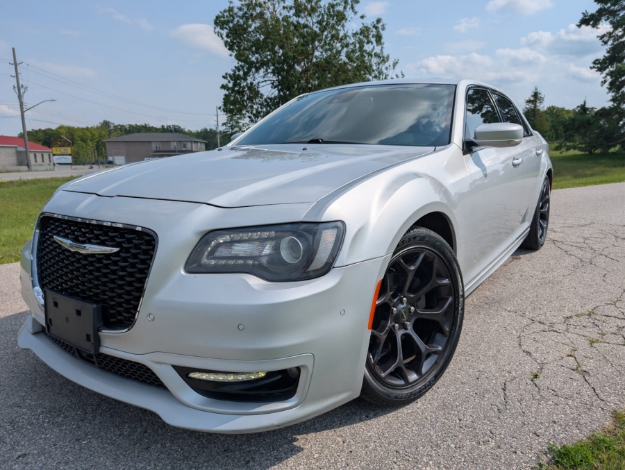 Silver 2019 Chrysler 300 Sedan Rear-Wheel Drive Automatic